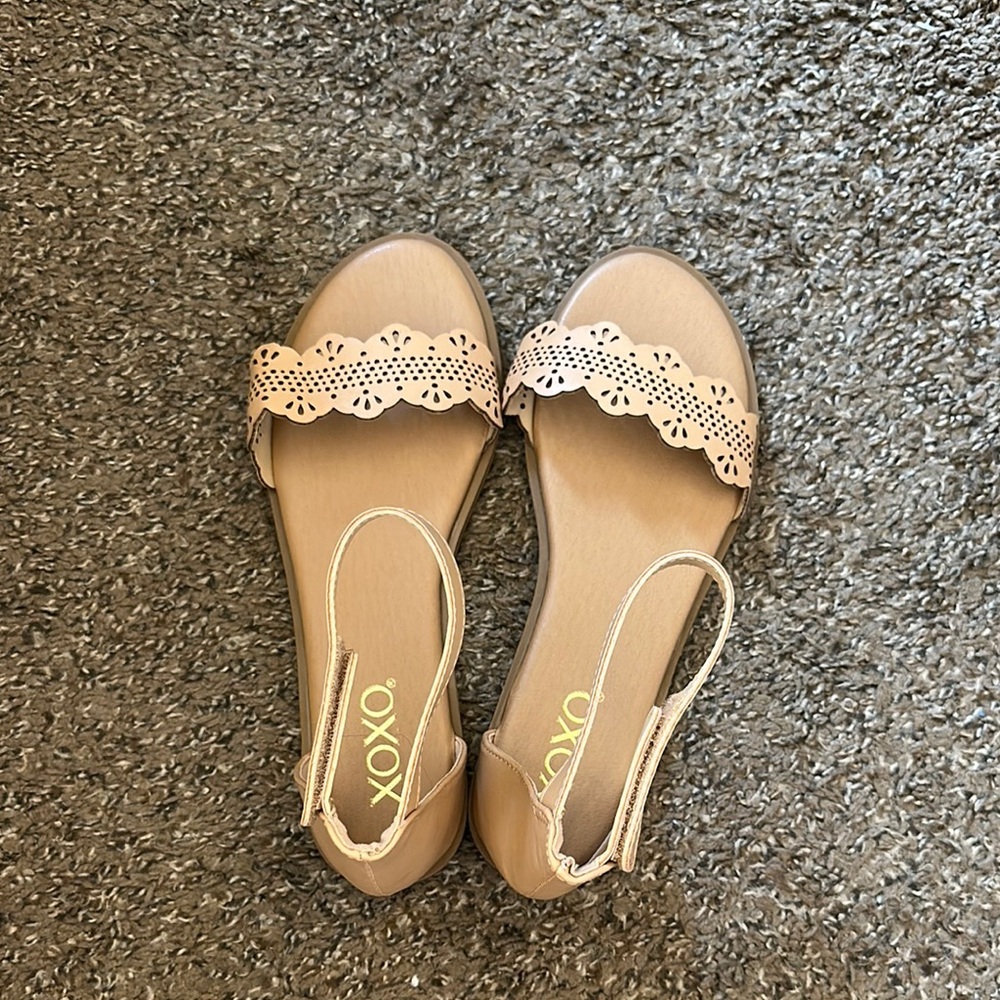 XOXO Tan Scalloped Sandals with Ankle Strap - Picture 3 of 3